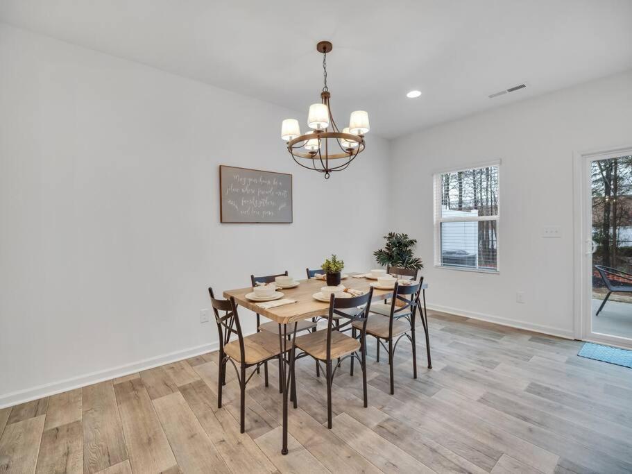 Gorgeous New Townhome/Charlotte! Εξωτερικό φωτογραφία