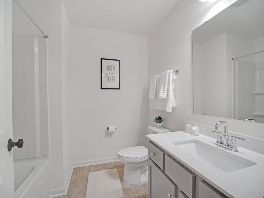Gorgeous New Townhome/Charlotte! Εξωτερικό φωτογραφία