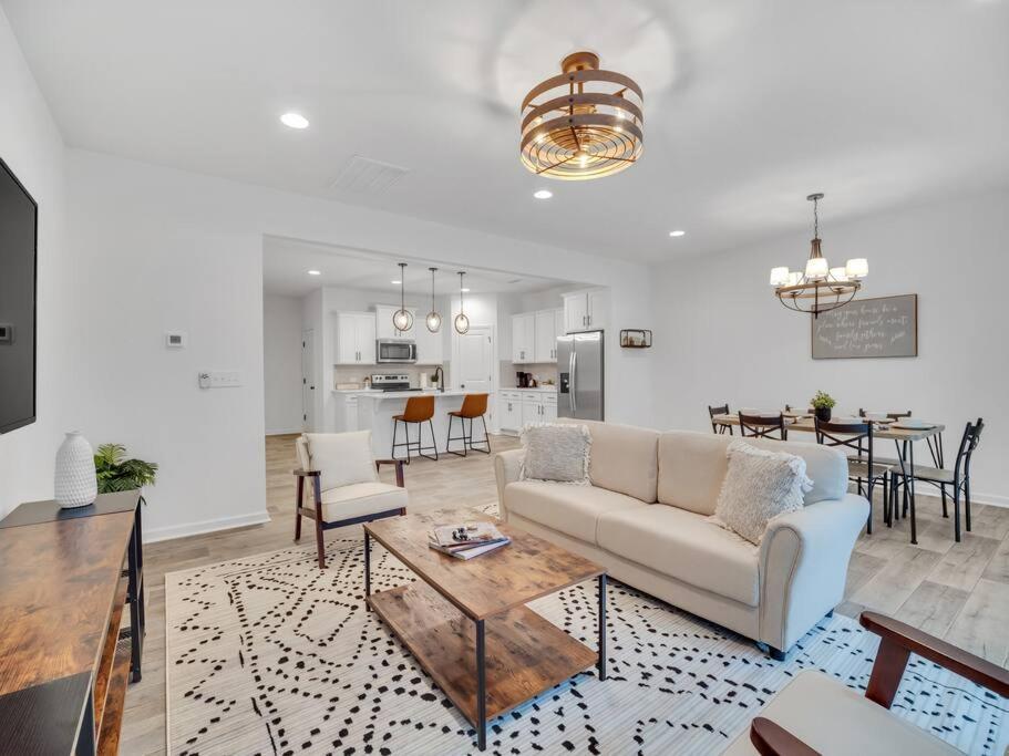 Gorgeous New Townhome/Charlotte! Εξωτερικό φωτογραφία